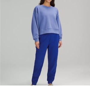 Perfectly oversized cropped crew neck sweater! NWT Color: Water drop Size 14